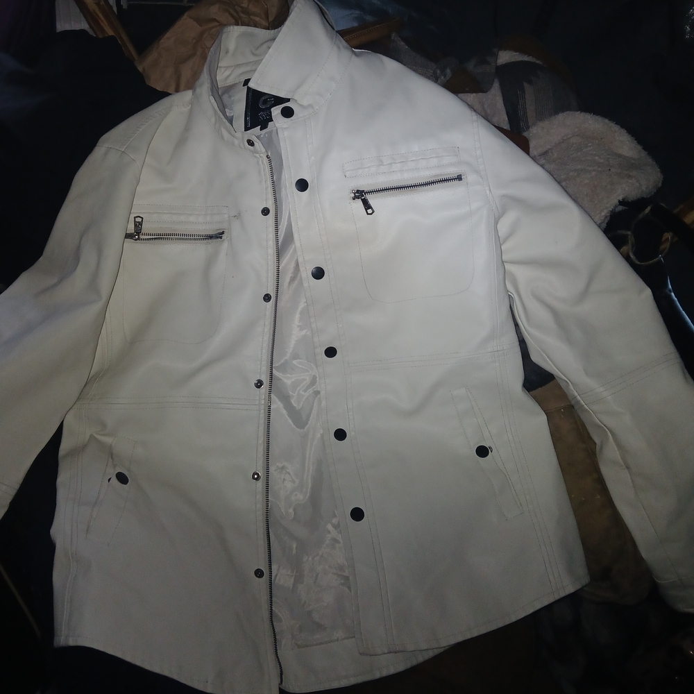 White Military Field Coat with Long Sleeves and Utility Style
